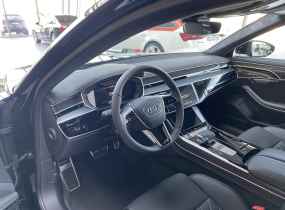 Audi S8 2025