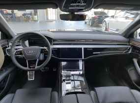 Audi S8 2025