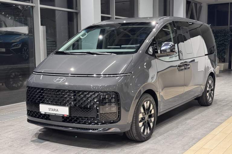 Hyundai Staria 2.2 CRDi 7-Top Bronze 8AT 4WD