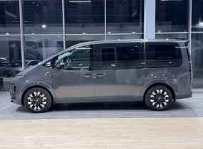 Hyundai Staria 2.2 CRDi 7-Top Bronze 8AT 4WD