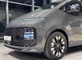 Hyundai Staria 2.2 CRDi 7-Top Bronze 8AT 4WD