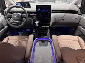 Hyundai Staria 2.2 CRDi 7-Top Bronze 8AT 4WD