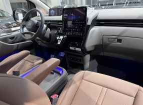 Hyundai Staria 2.2 CRDi 7-Top Bronze 8AT 4WD