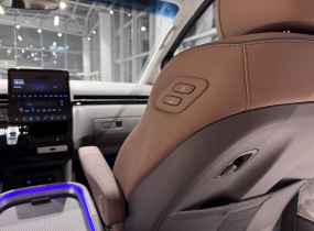 Hyundai Staria 2.2 CRDi 7-Top Bronze 8AT 4WD