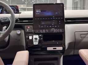 Hyundai Staria 2.2 CRDi 7-Top Bronze 8AT 4WD