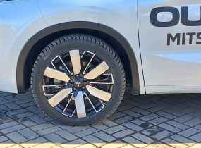 MITSUBISHI Outlander 2.5 CVT Ultimate
