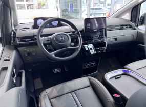 Hyundai Staria 2.2 CRDi 7-Top Bronze 8AT 4WD