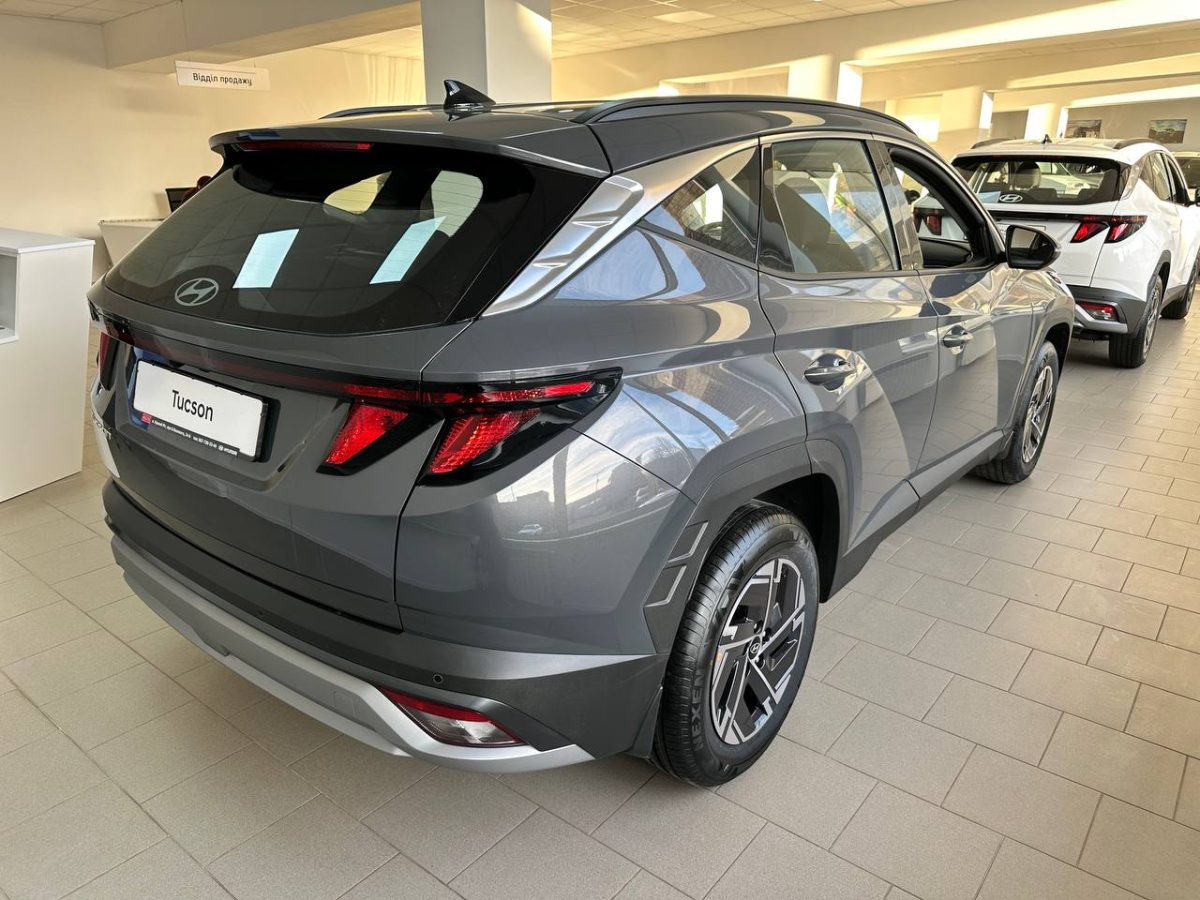 HYUNDAI Tucson NX4 PE 2.0 Express 2WD