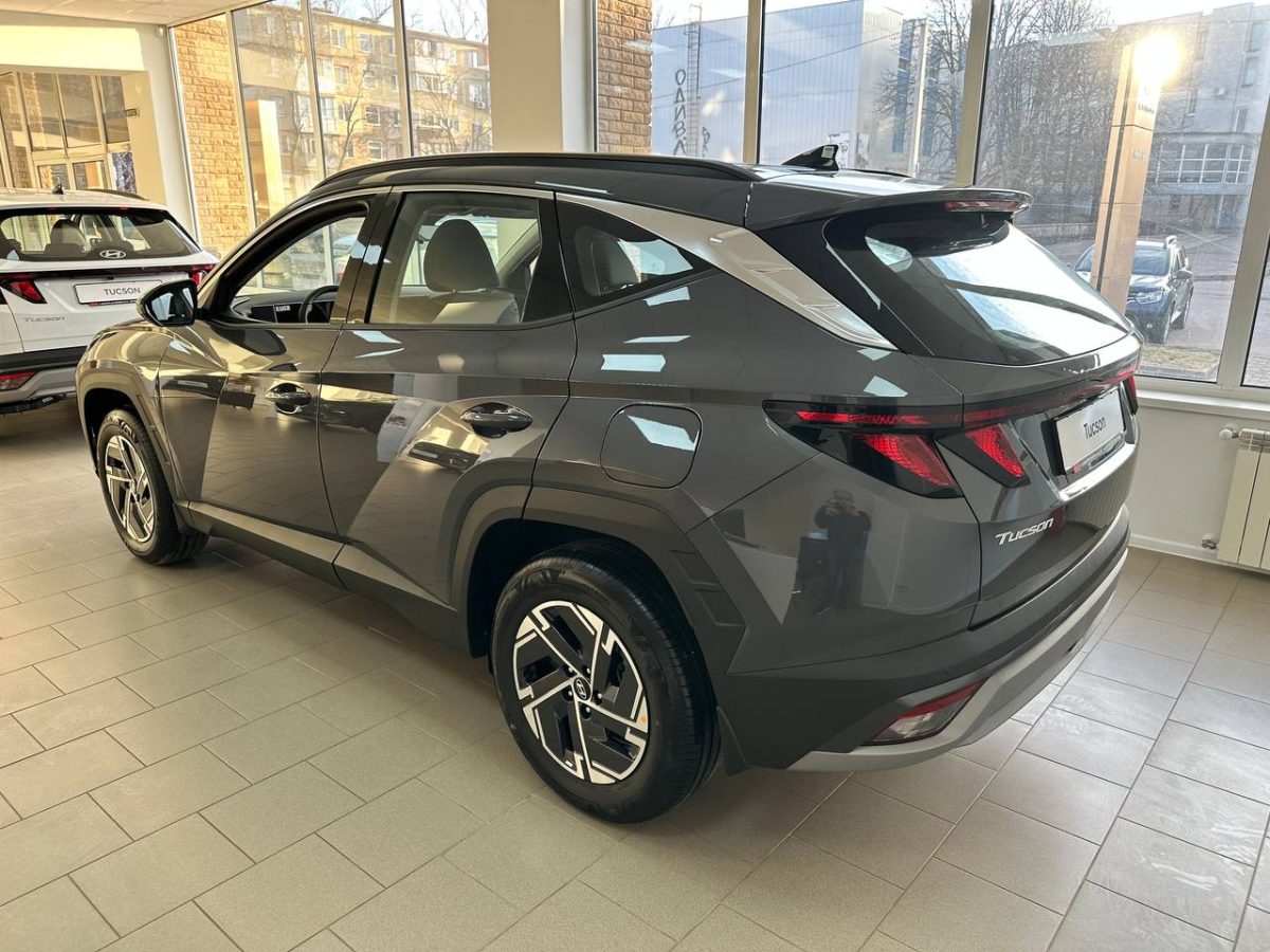 HYUNDAI Tucson NX4 PE 2.0 Express 2WD