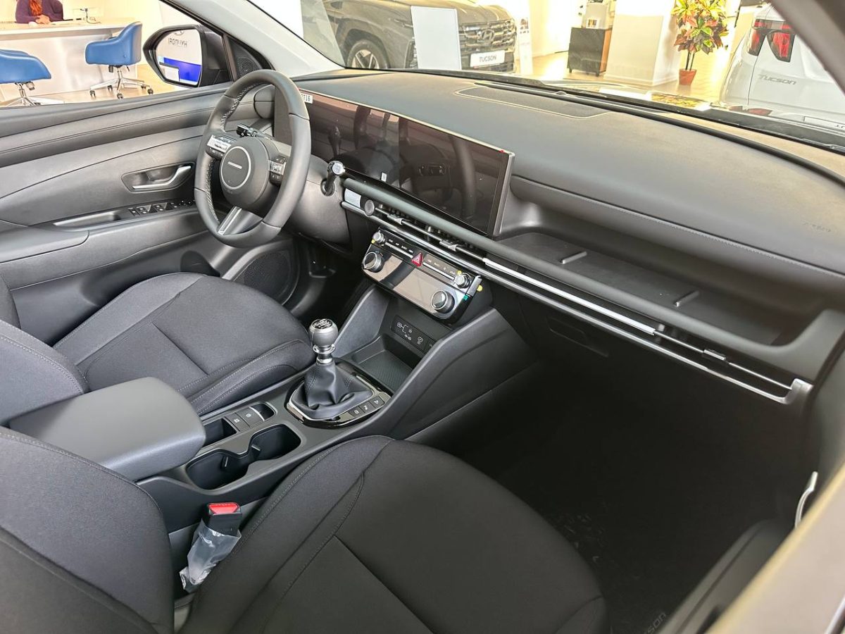 HYUNDAI Tucson NX4 PE 2.0 Express 2WD