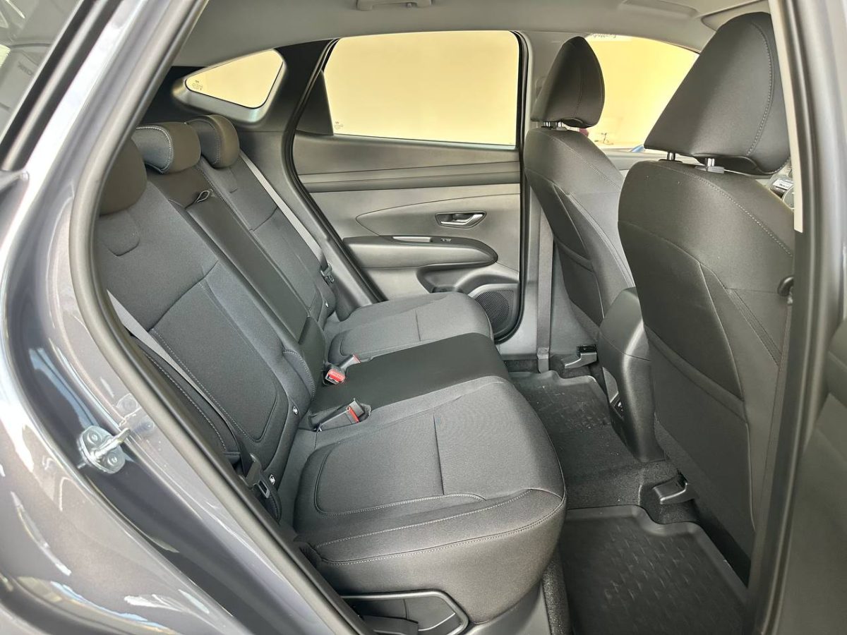 HYUNDAI Tucson NX4 PE 2.0 Express 2WD