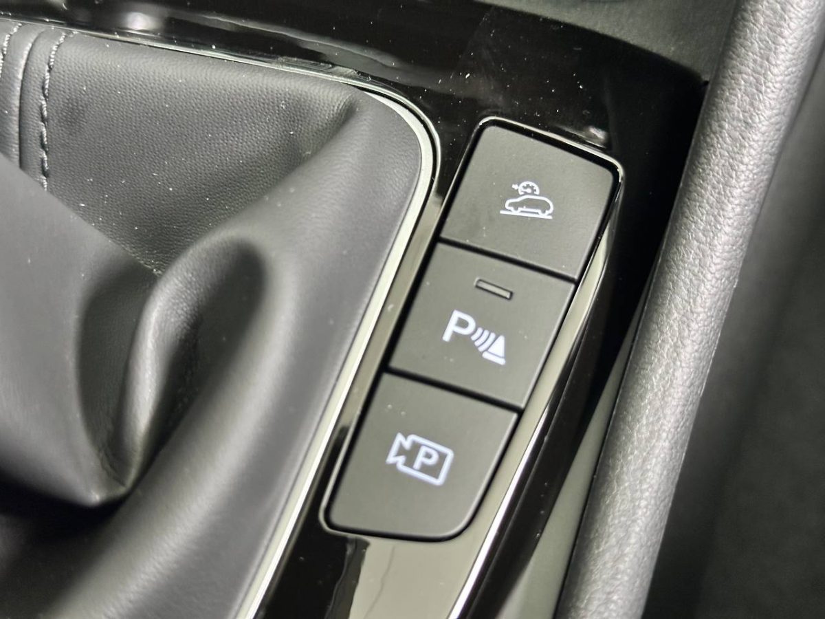 HYUNDAI Tucson NX4 PE 2.0 Express 2WD