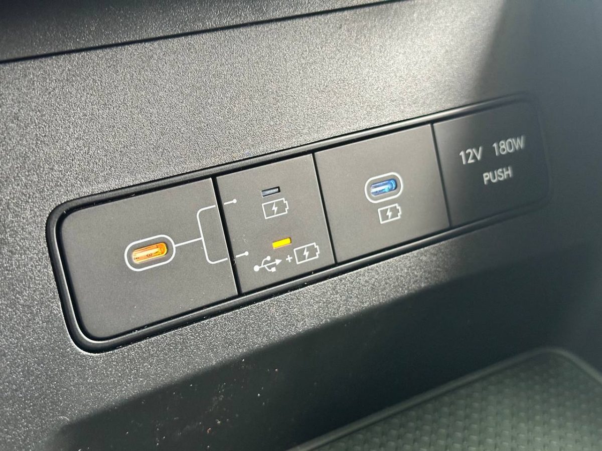 HYUNDAI Tucson NX4 PE 2.0 Express 2WD