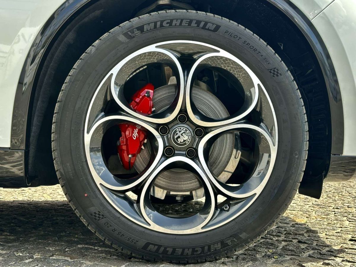 ALFA ROMEO STELVIO VELOCE
