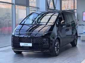 Hyundai Staria 2.2 CRDi 7-Top Bronze 8AT 4WD