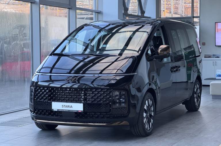 Hyundai Staria 2.2 CRDi 7-Top Bronze 8AT 4WD