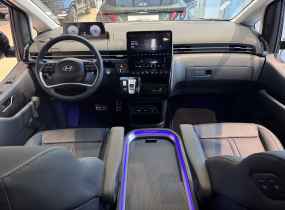 Hyundai Staria 2.2 CRDi 7-Top Bronze 8AT 4WD