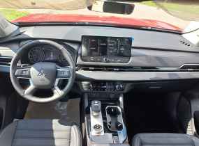 MITSUBISHI Outlander 2.5 CVT Intense