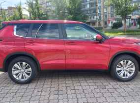 MITSUBISHI Outlander 2.5 CVT Intense