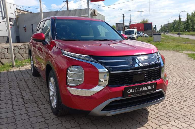 MITSUBISHI Outlander 2.5 CVT Intense