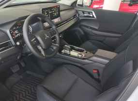 MITSUBISHI Outlander 2.5 CVT Business