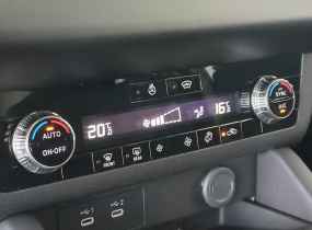 MITSUBISHI Outlander 2.5 CVT Business