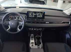 MITSUBISHI Outlander 2.5 CVT Business
