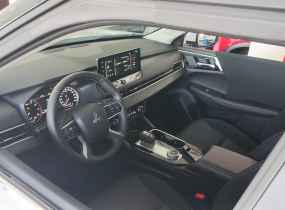MITSUBISHI Outlander 2.5 CVT Business