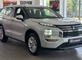 MITSUBISHI Outlander 2.5 CVT Business