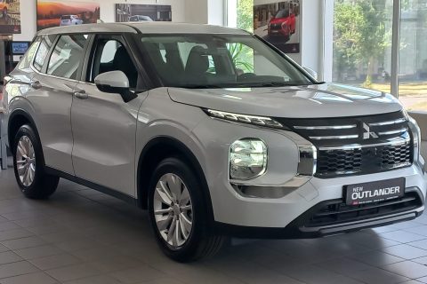 MITSUBISHI Outlander 2.5 CVT Business