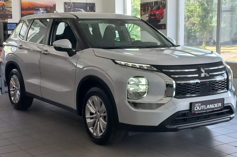 MITSUBISHI Outlander 2.5 CVT Business
