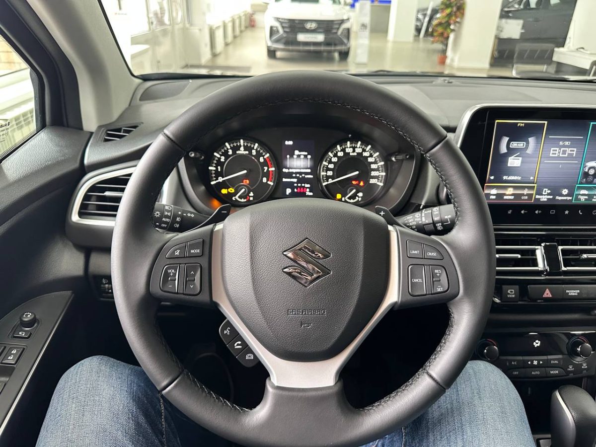 SUZUKI S-Cross 1.4L 2WD GLX AT