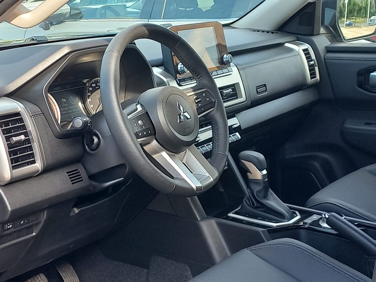 MITSUBISHI L200 2.4 TD AT Ultimate