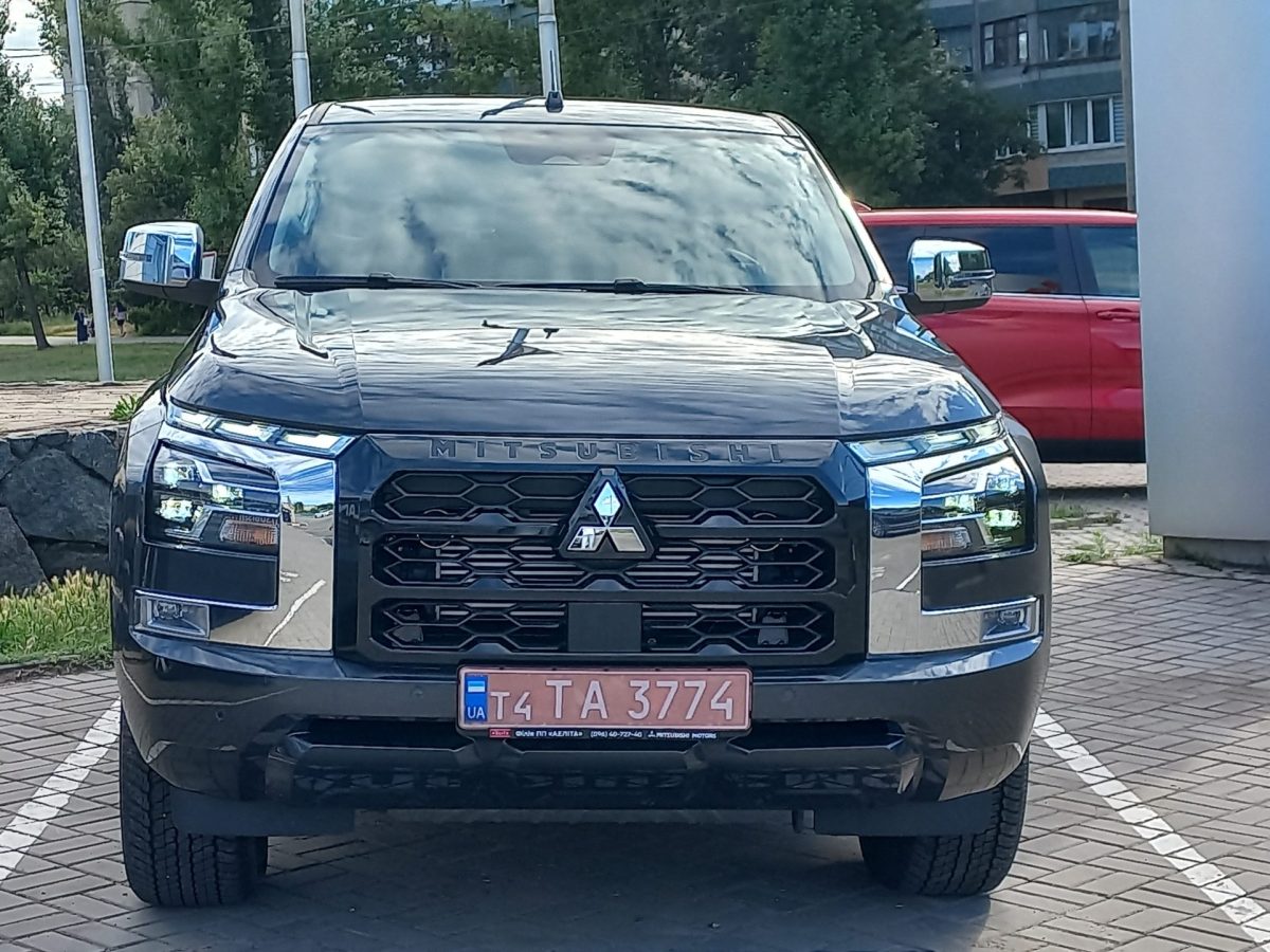 MITSUBISHI L200 2.4 TD AT Ultimate