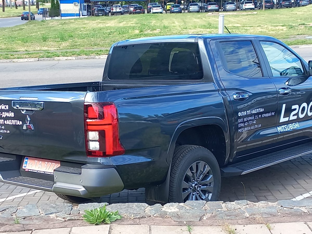 MITSUBISHI L200 2.4 TD AT Ultimate