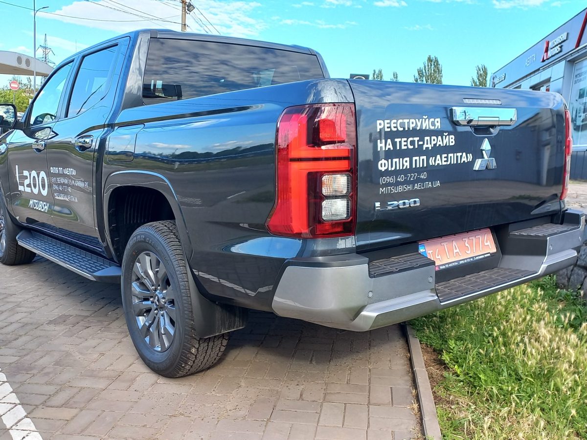 MITSUBISHI L200 2.4 TD AT Ultimate