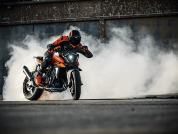 KTM 990 Duke: новый флагман naked bike!