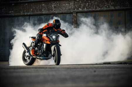 KTM 990 Duke: новий флагман naked bike!