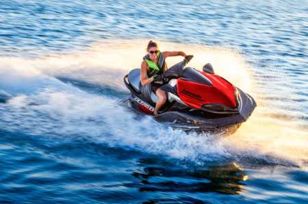 У Дніпрі доступний тест-драйв гідроцикла Kawasaki Ultra 310LX