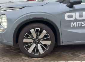 MITSUBISHI Outlander 2.5 CVT Ultimate