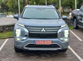 MITSUBISHI Outlander 2.5 CVT Ultimate