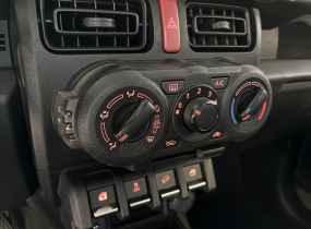 Suzuki Jimny 1.5 MT