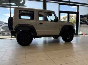Suzuki Jimny 1.5 MT
