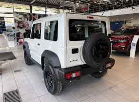 Suzuki Jimny 1.5 MT