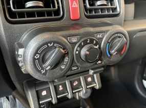 Suzuki Jimny 1.5 MT
