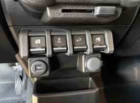 Suzuki Jimny 1.5 MT
