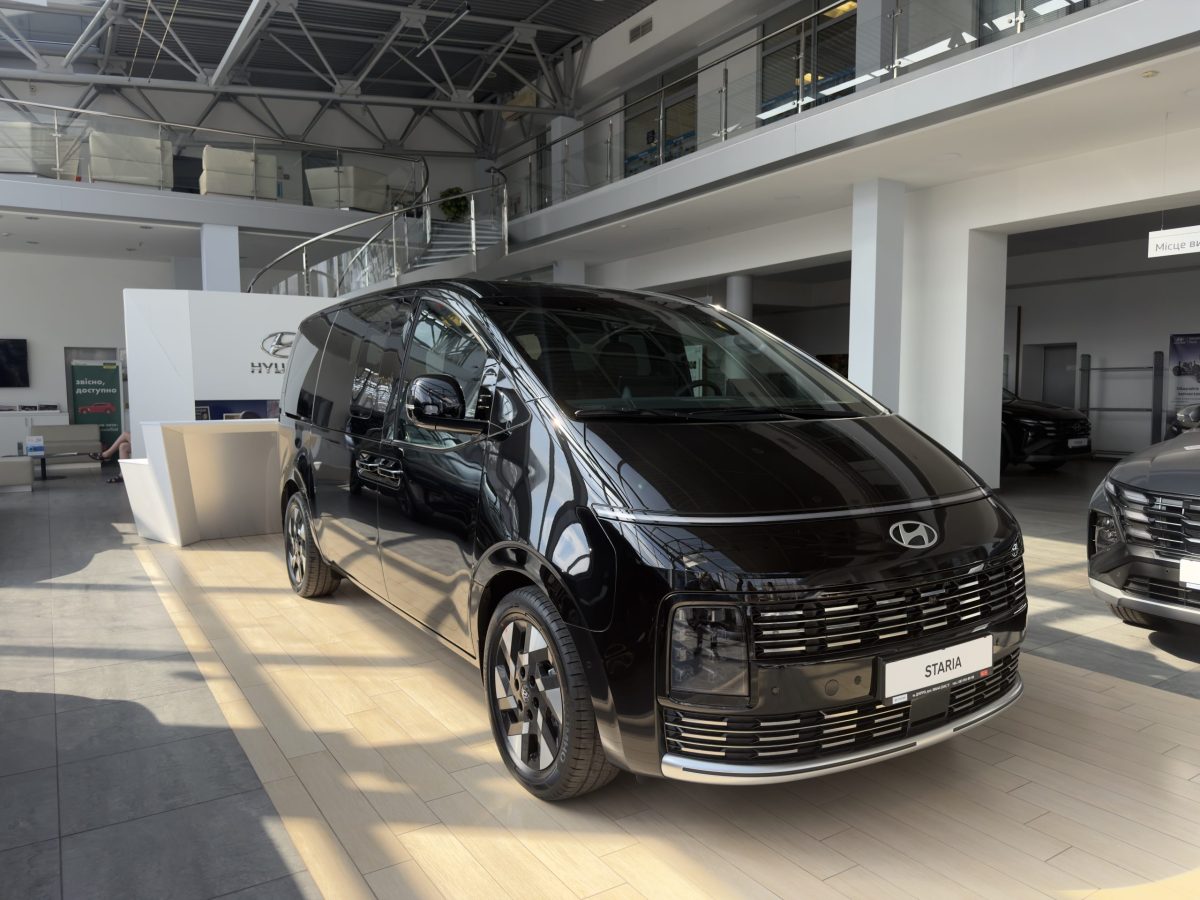 HYUNDAI Staria US4 PE 2.2 CRDi 7-Top 2SR 8AT 4WD