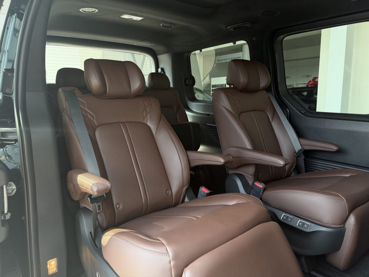 HYUNDAI Staria US4 PE 2.2 CRDi 7-Top 2SR 8AT 4WD