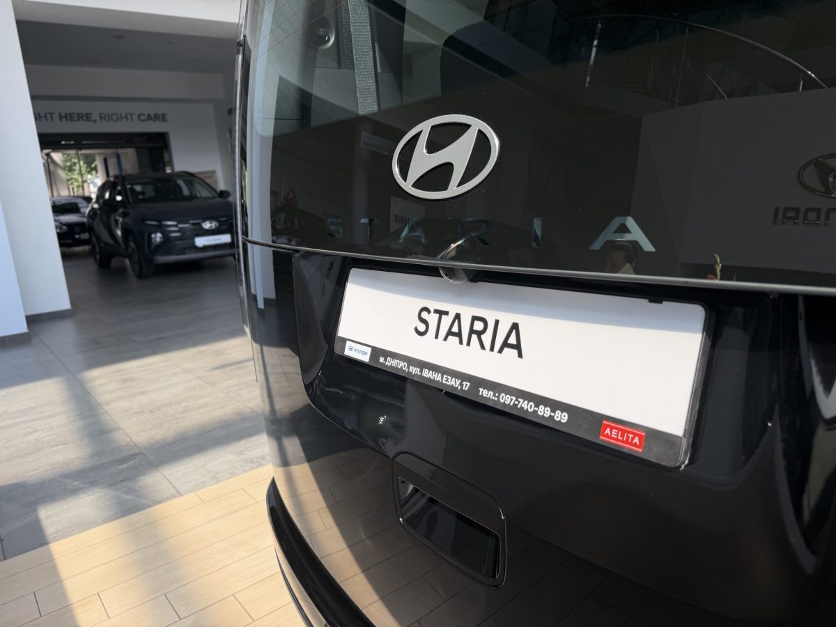 HYUNDAI Staria US4 PE 2.2 CRDi 7-Top 2SR 8AT 4WD