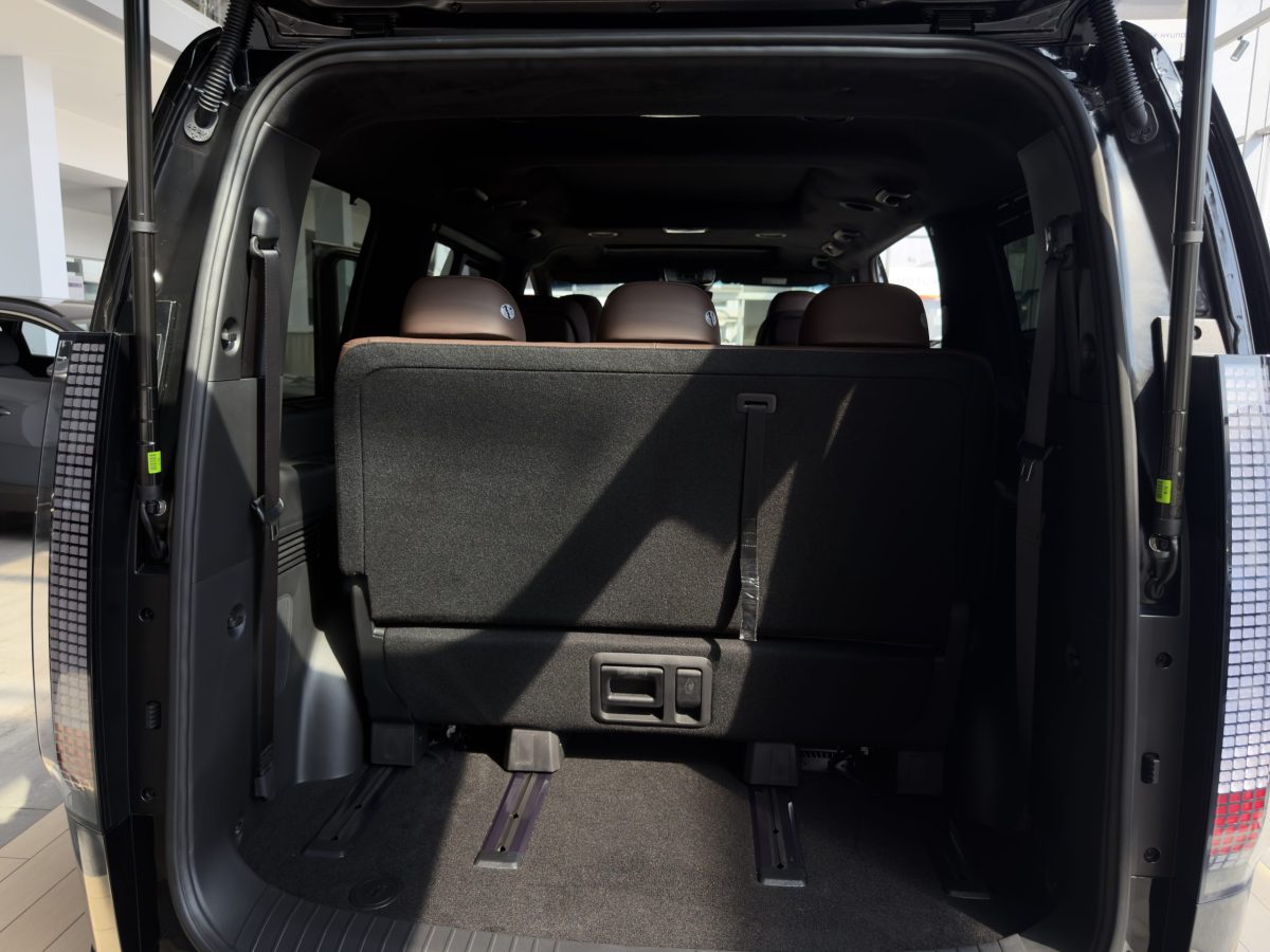 HYUNDAI Staria US4 PE 2.2 CRDi 7-Top 2SR 8AT 4WD